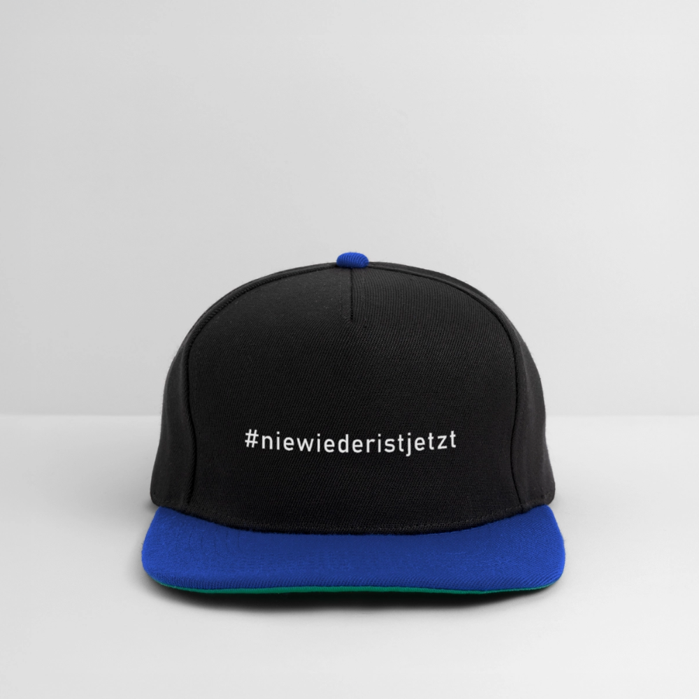 Basecap „Nie wieder ist jetzt“ mit geradem Schirm im Old School Style - Schwarz/Königsblau