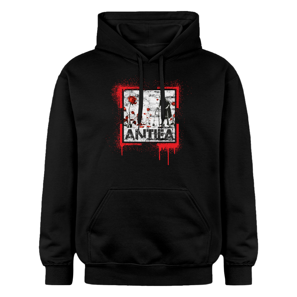 „Schwarzer Hoodie mit ANTIFA-Kunstmotiv: rote Mohnblumen, Fahne, erhobene Faust und roter Rahmen, Bio-Baumwolle“