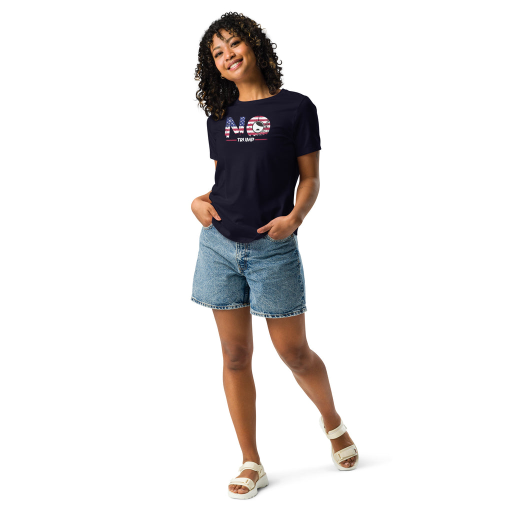Model trägt NO TRUMP Damen T Shirt im Casual Look mit Jeans

