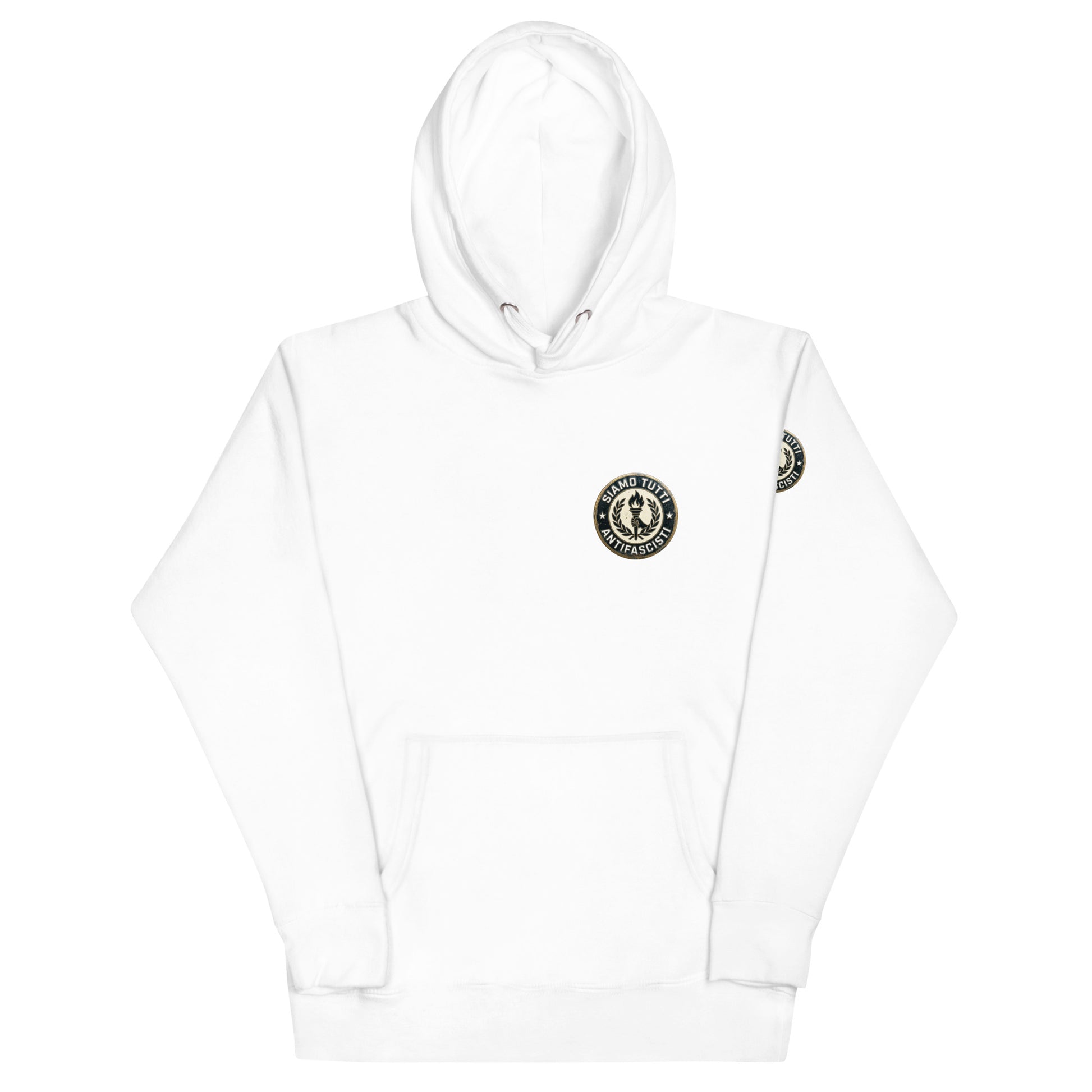 Weißer Unisex‑Hoodie mit rundem Emblem aus Fackel und Lorbeerkranz und dem Schriftzug „Siamo Tutti Antifascisti“.