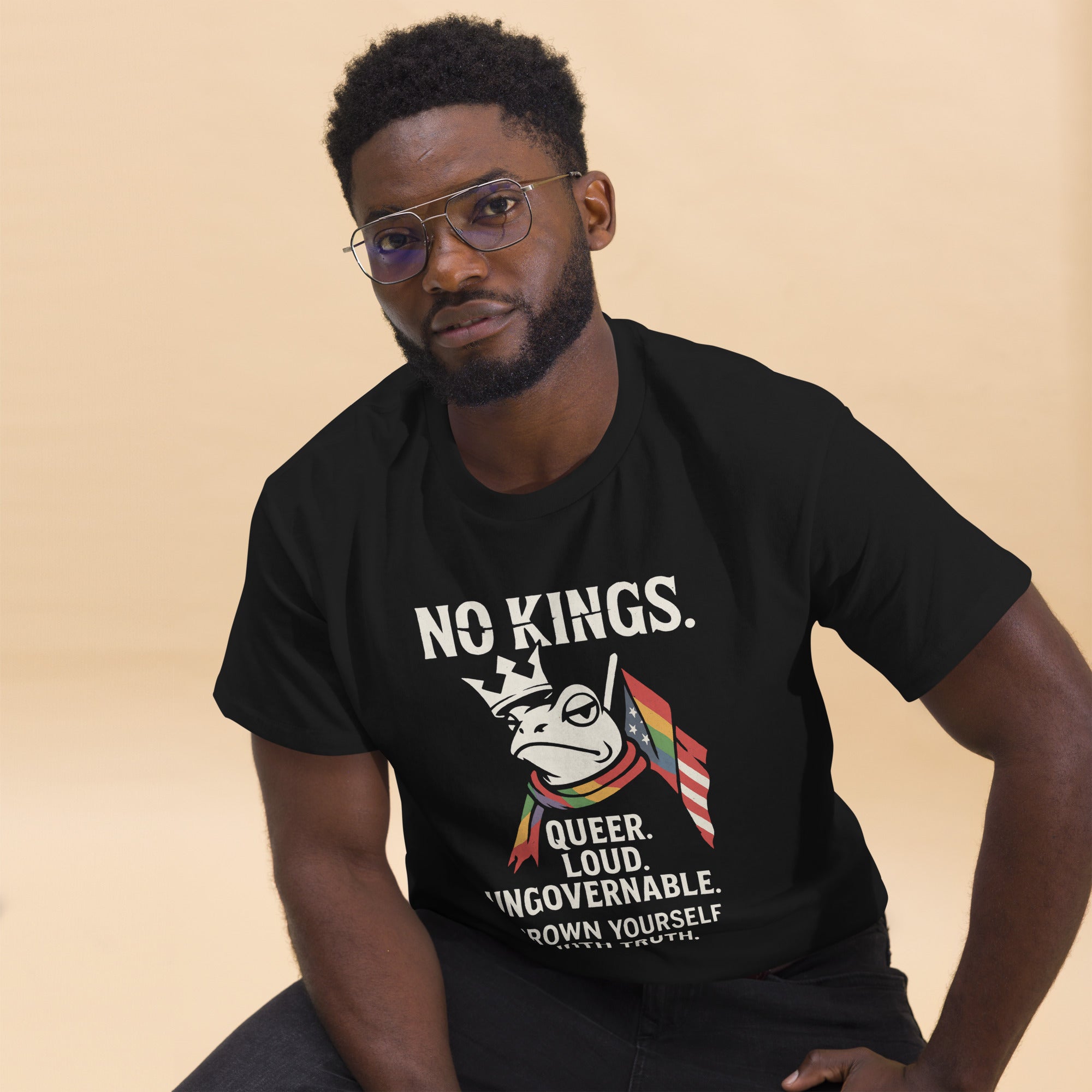 NO KINGS T‑Shirt Modell getragen Pride Festival Outfit