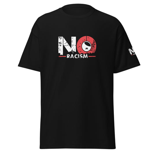 NO RACISM Unisex T‑Shirt mit großflächigem Frontprint und zusätzlichem Ärmeldruck, schwarzes Statement‑Shirt.

