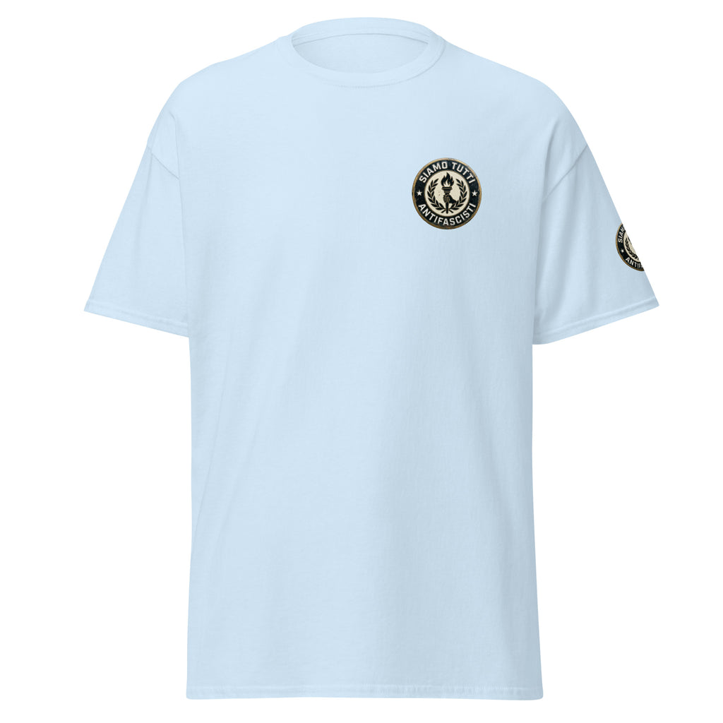 Antifaschismus Shirt – „Siamo Tutti Antifascisti“ Emblem mit Fackel & Lorbeerkranz – Unisex Statement T‑Shirt