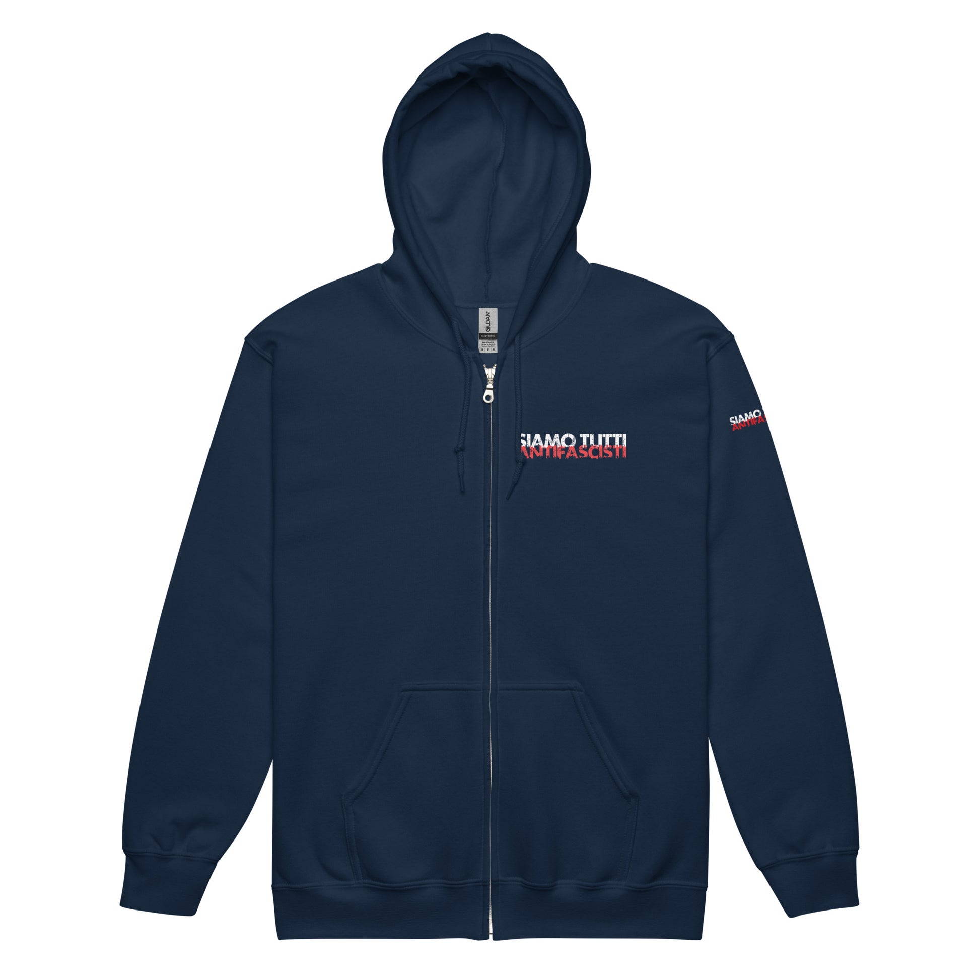 „Marineblauer Zip‑Hoodie mit Kapuze, Fronttasche und Brustprint ‚SIAMO TUTTI ANTIFASCISTI‘ in Weiß und Rot mit verzerrtem Schriftstil, sowie Ärmelprint ‚SIAMO‘ – klares antifaschistisches Statement in kontrastreichem Design.“