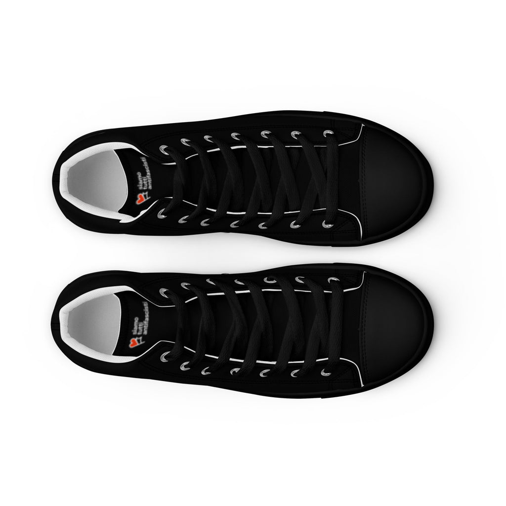 „Damen‑Statement‑Schuhe gegen Faschismus mit klarer FCK NZS Typografie.“