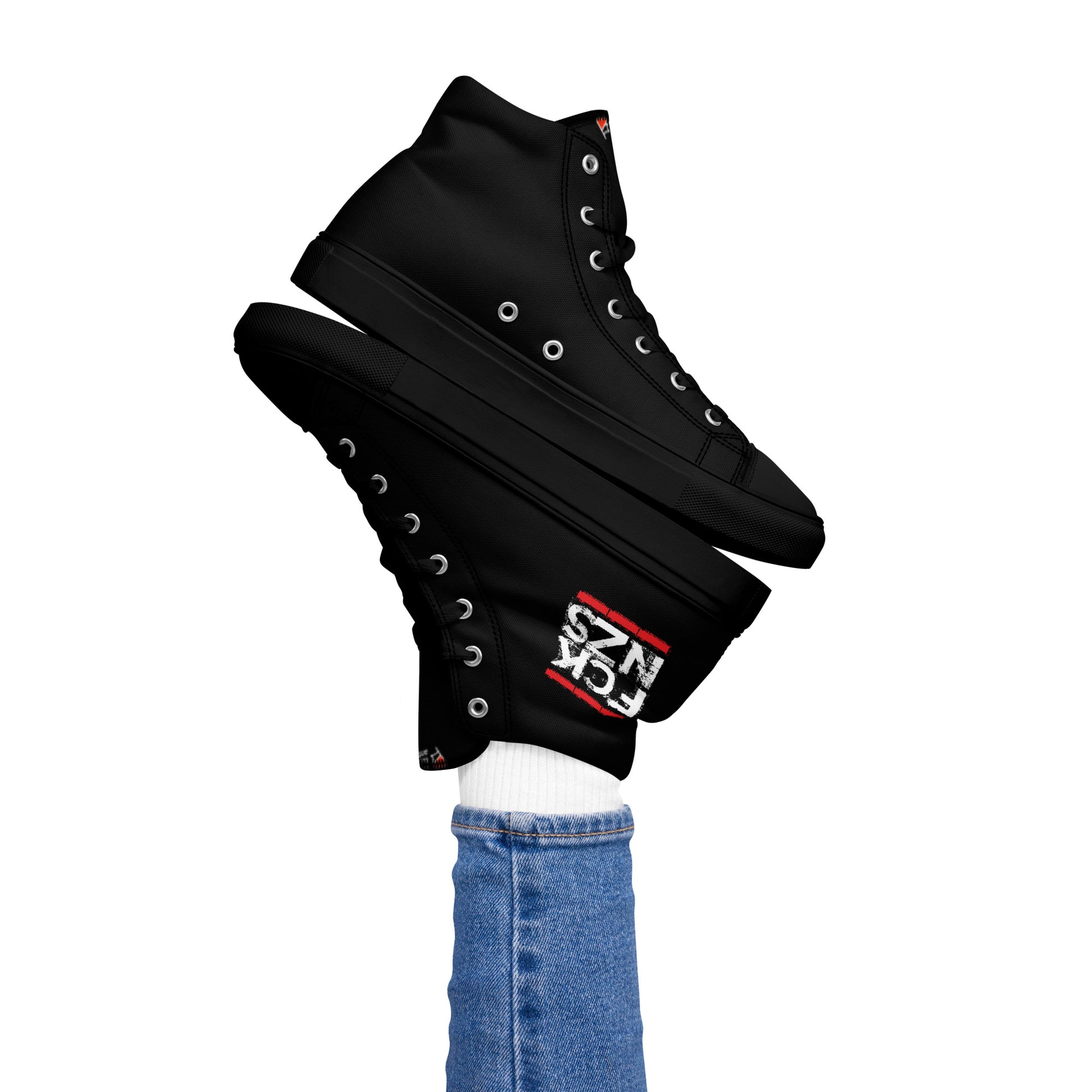 Politische Damen‑Leinenschuhe mit FCK‑N*ZS‑Statement. Leicht, bequem und perfekt für Streetwear mit Haltung.