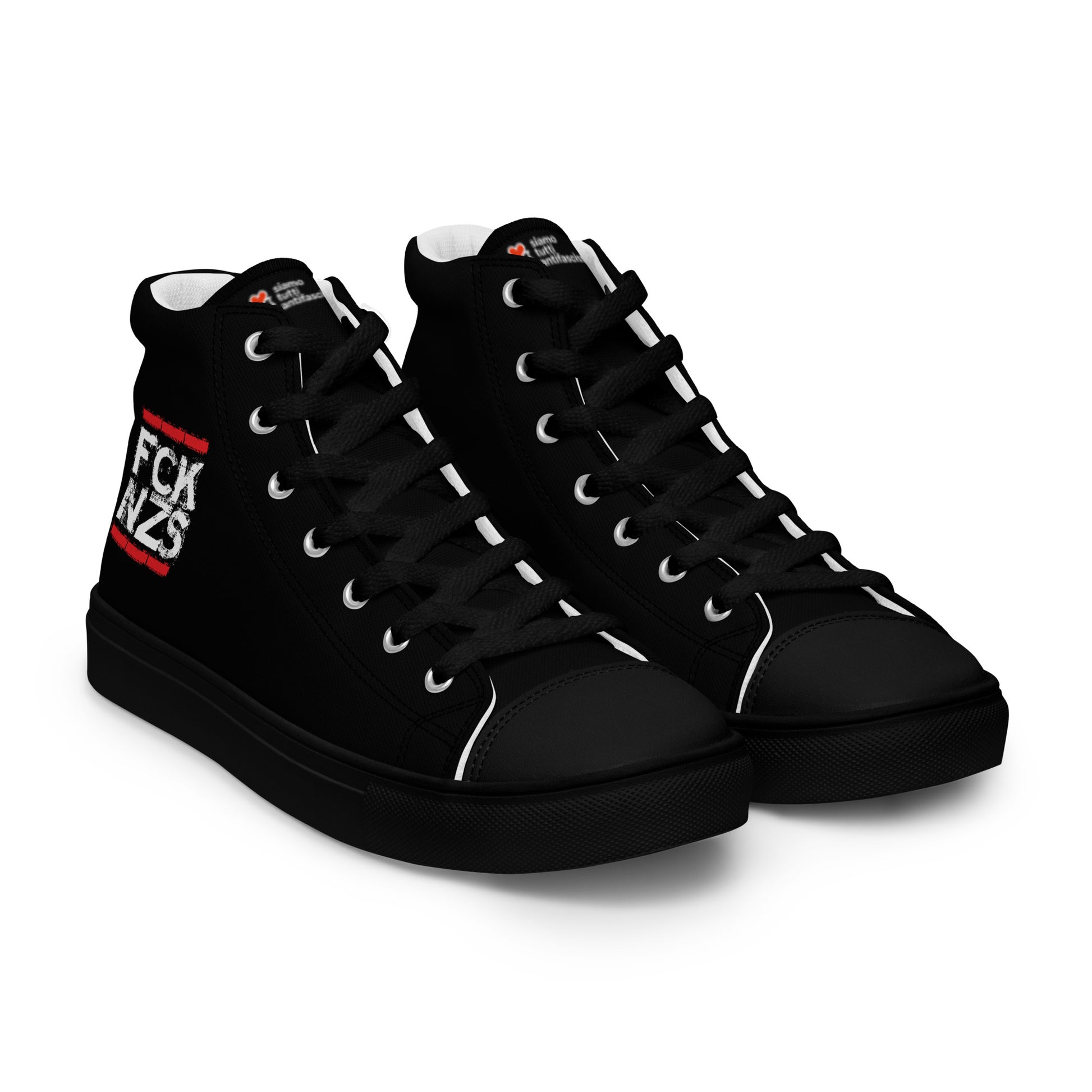 „Leichte Damen‑Canvas‑Schuhe mit FCK NZS Logo.“