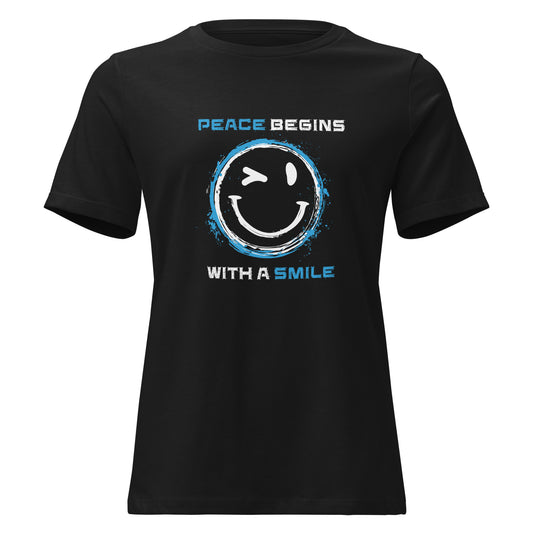 Motivshirt für Damen mit friedlicher Botschaft „Peace begins with a smile“
