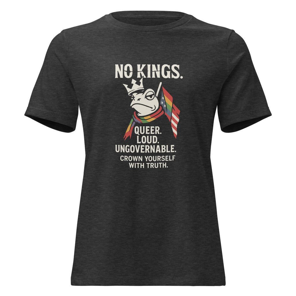 Feminines T‑Shirt mit rebellischem Frosch‑Design und Pride‑Elementen