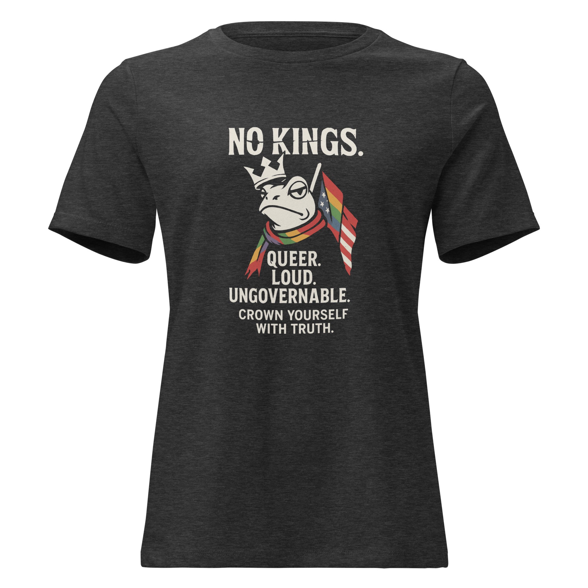 Feminines T‑Shirt mit rebellischem Frosch‑Design und Pride‑Elementen