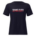 Front Navy Damen T-Shirt mit dem Statement „SIAMO TUTTI ANTIFASCISTI“ in weiß-roter, distressed Schrift auf der Vorderseite.