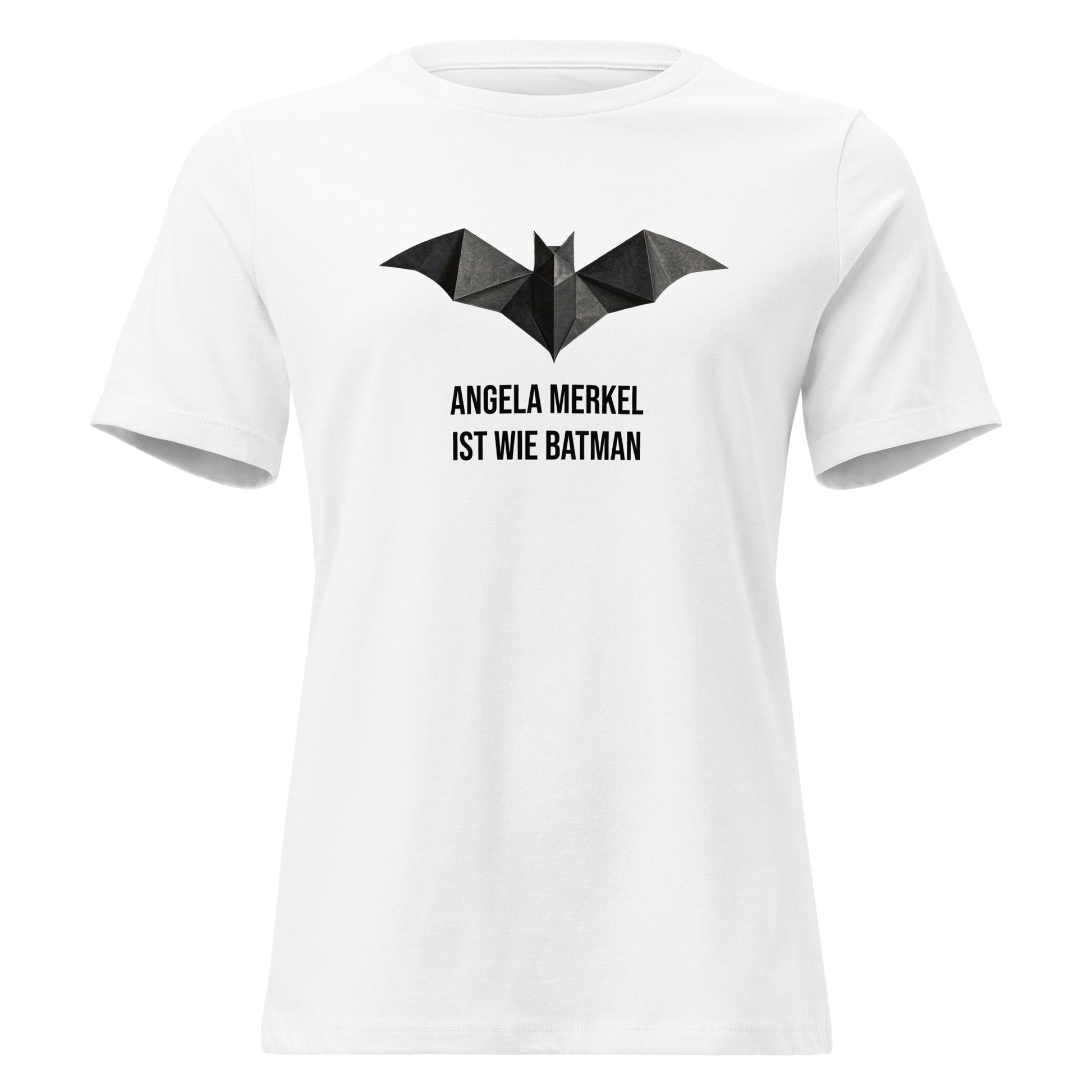 „Weißes Damen‑T‑Shirt mit Origami‑Bat‑Symbol und dem Aufdruck ‚Angela Merkel ist wie Batman‘ – Light Edition der Raute‑Comeback‑Kollektion.“