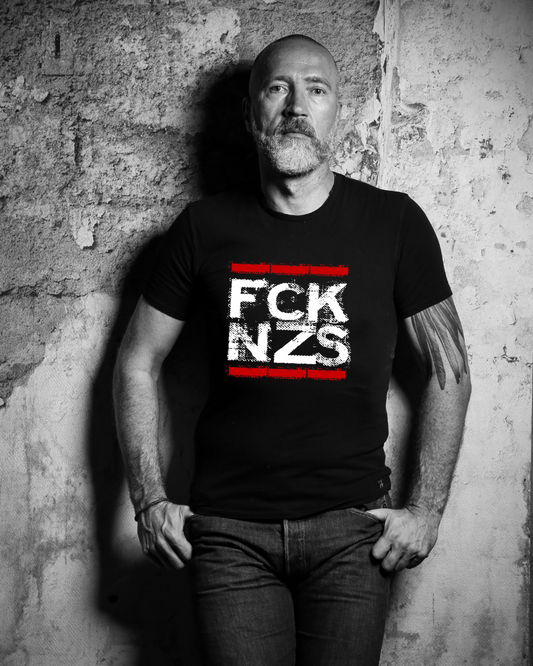 Schwarzes Herren‑T‑Shirt im Retro‑Vintage‑Look mit großem FCK NZS Frontprint und Ärmelprint, 100 % Baumwolle